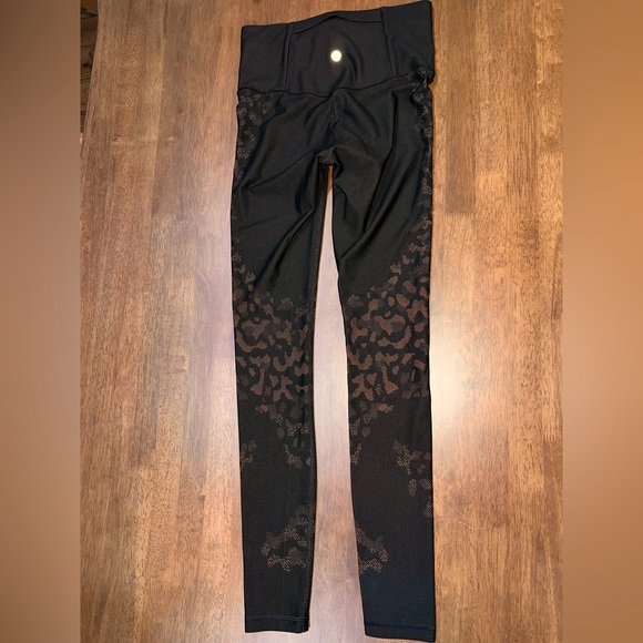 Lululemon Mapped Out High-Rise 28” Black Brick Camo SenseKnit Tight Sz 6 - Picture 3 of 9